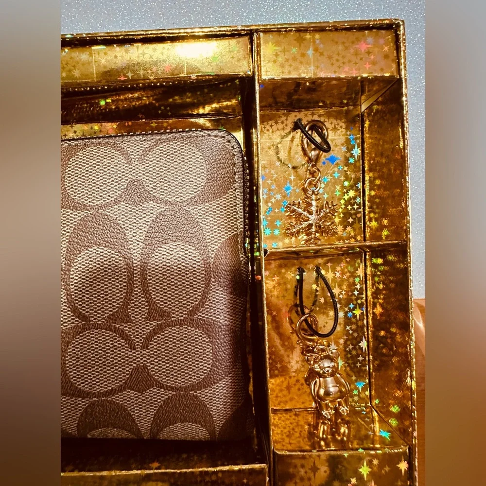 Coach Brown Signature Wristlet with Gold Accents NWT - Picture 3 of 5